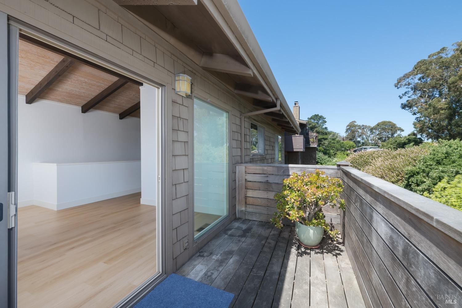 124 Tiburon Boulevard San Rafael, CA 94901 - Photo 12 of 39