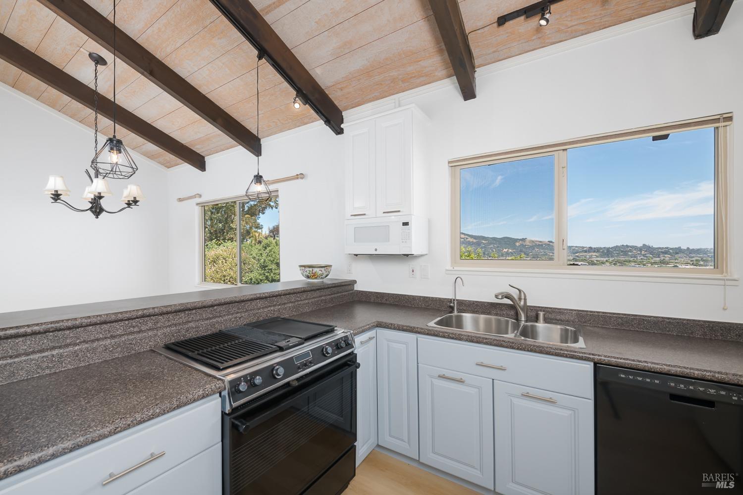 124 Tiburon Boulevard San Rafael, CA 94901 - Photo 16 of 39