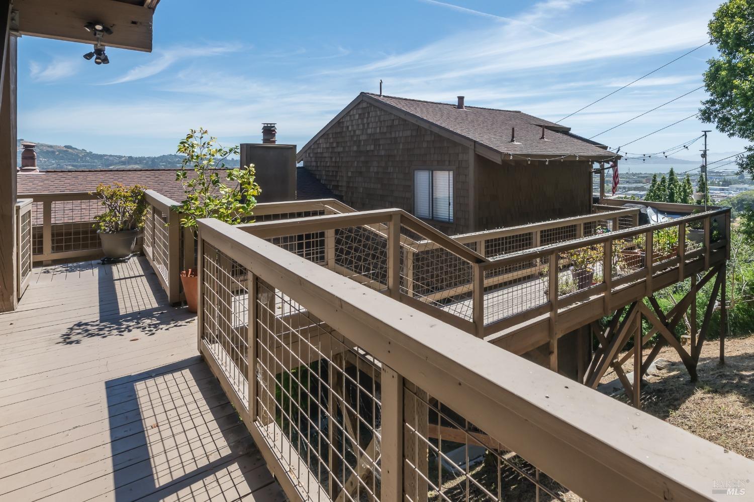 124 Tiburon Boulevard San Rafael, CA 94901 - Photo 4 of 39
