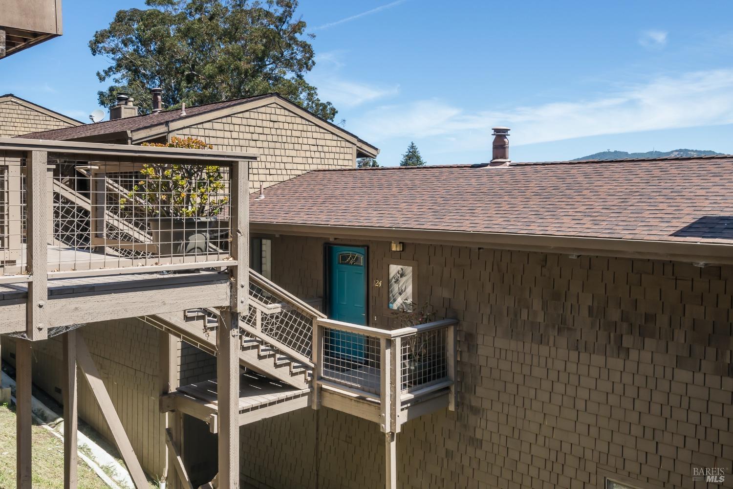 124 Tiburon Boulevard San Rafael, CA 94901 - Photo 5 of 39