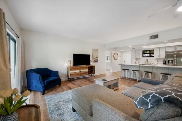 $2,100 | 13334 Polo Club Road, Unit 241, Wellington, FL 33414