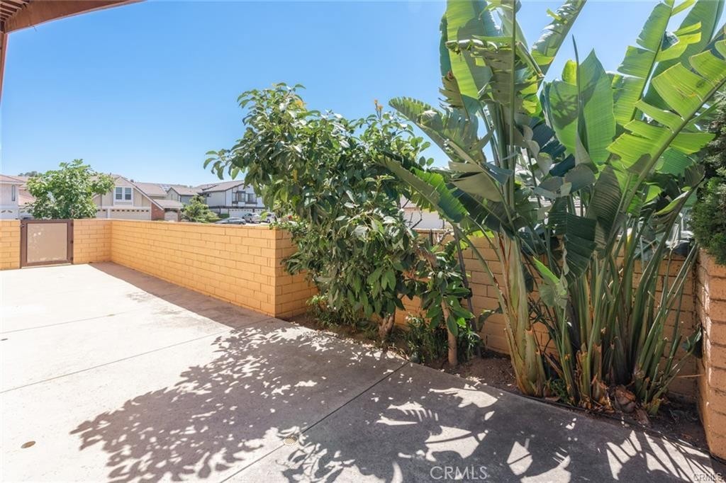 23 Columbus Irvine, CA 92620 - Photo 26 of 31 Wraparound yard