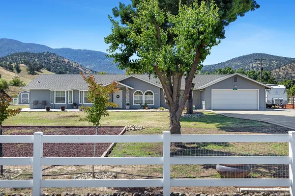 $535,000 | 5741 Elwood Road, Sanger, CA 93657