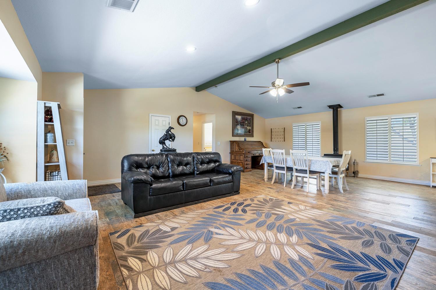 5741 Elwood Road Sanger, CA 93657 - Photo 11 of 71 Family Room