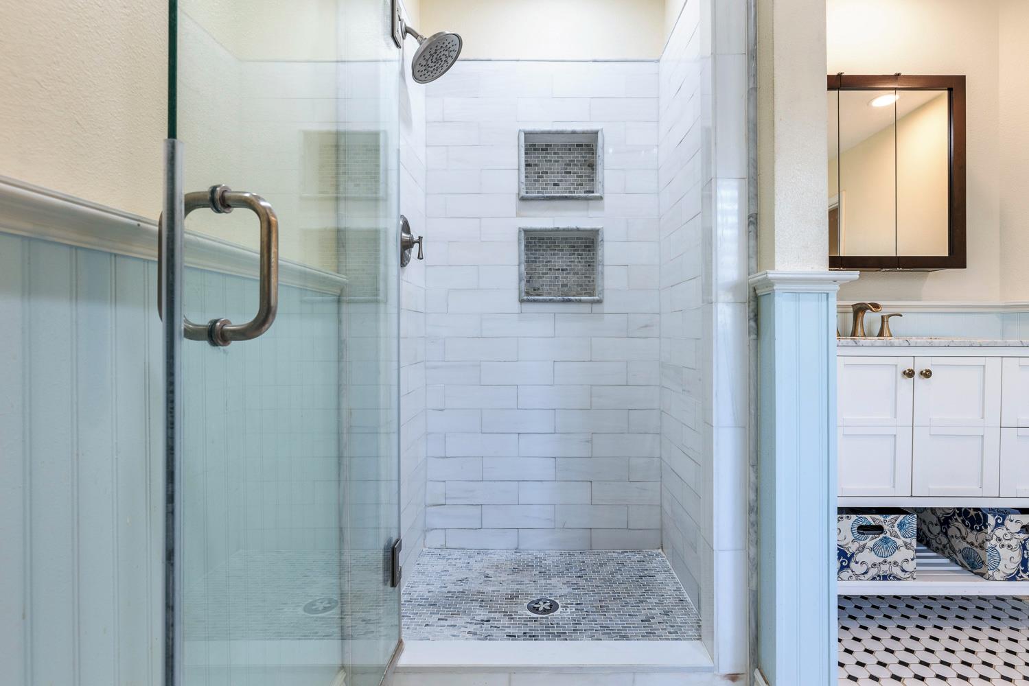 5741 Elwood Road Sanger, CA 93657 - Photo 35 of 71 Primary Bathroom