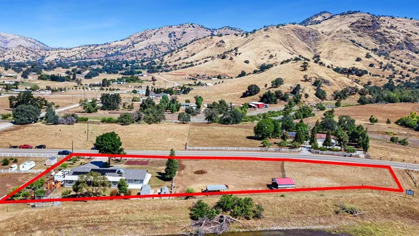 $535,000 | 5741 Elwood Road, Sanger, CA 93657