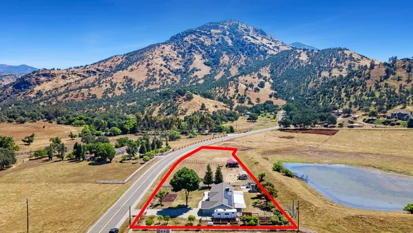 $535,000 | 5741 Elwood Road, Sanger, CA 93657
