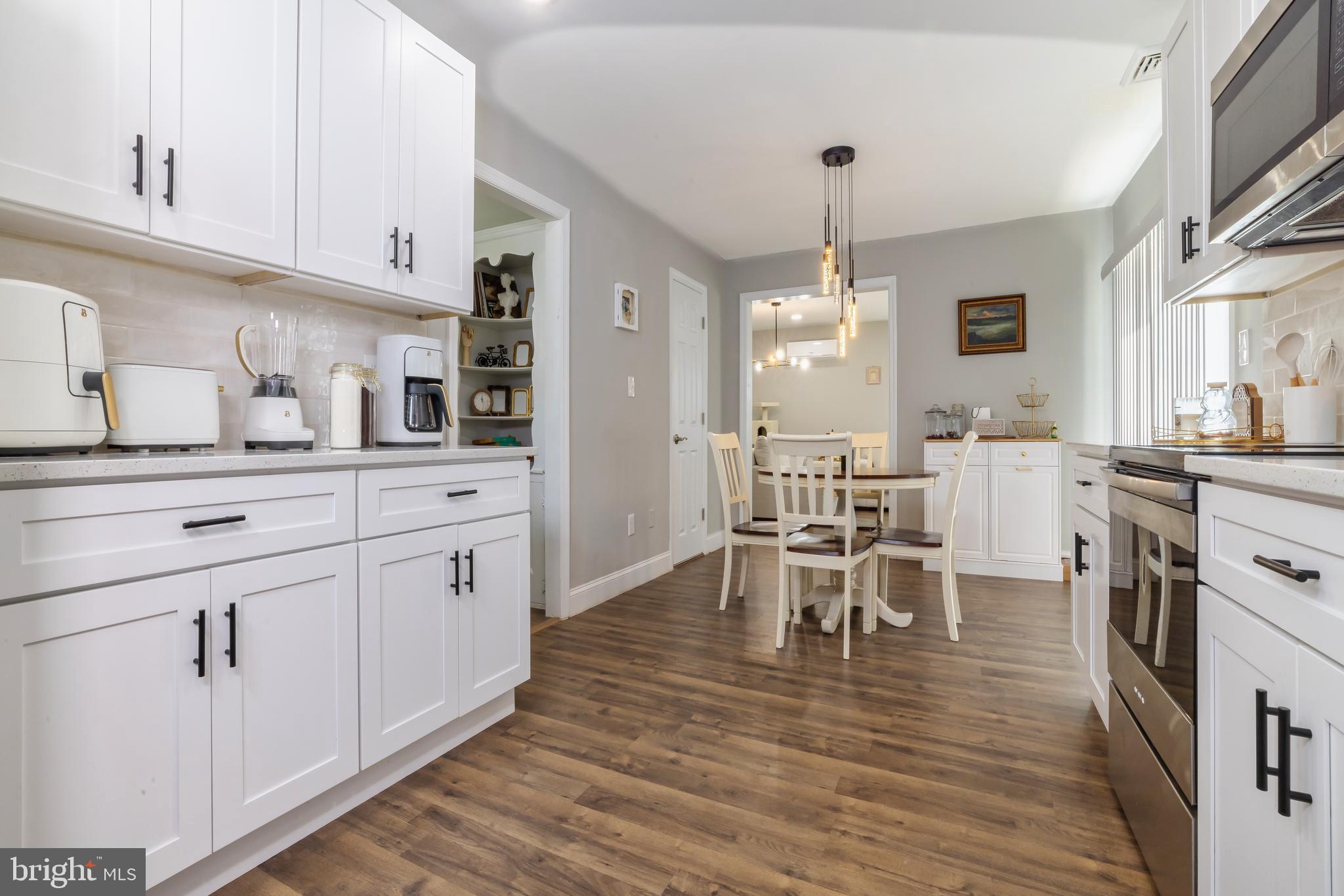 16 Midvale Lane Willingboro, NJ 08046 - Photo 8 of 29 View from Kitchen to Eating Area