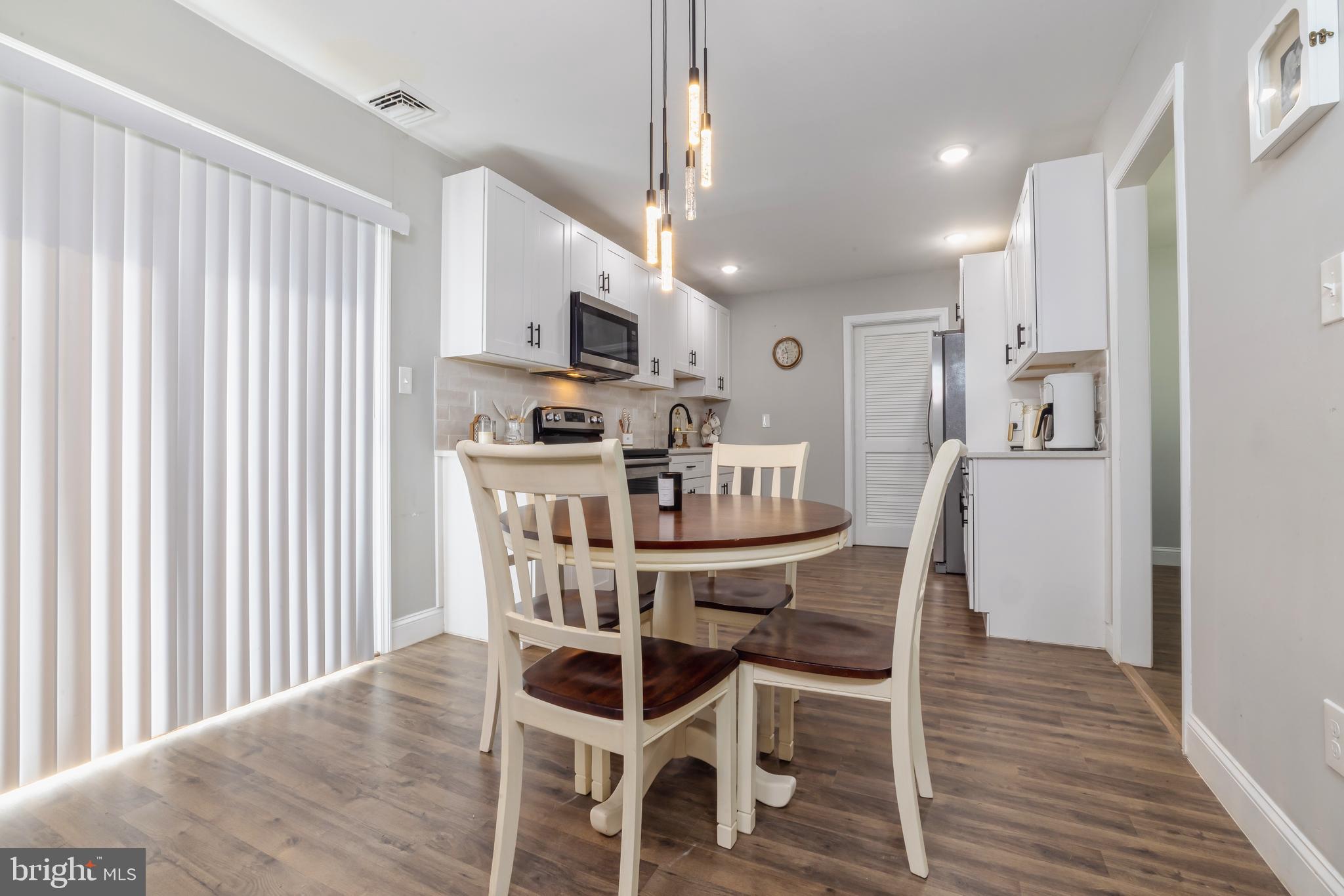 16 Midvale Lane Willingboro, NJ 08046 - Photo 9 of 29 Kitchen Eating Area