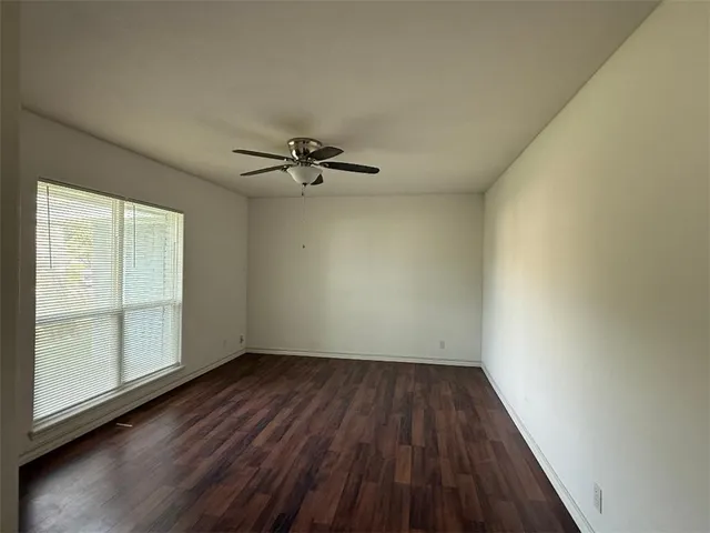 $2,025 | 108 Park Place, Portland, TX 78374