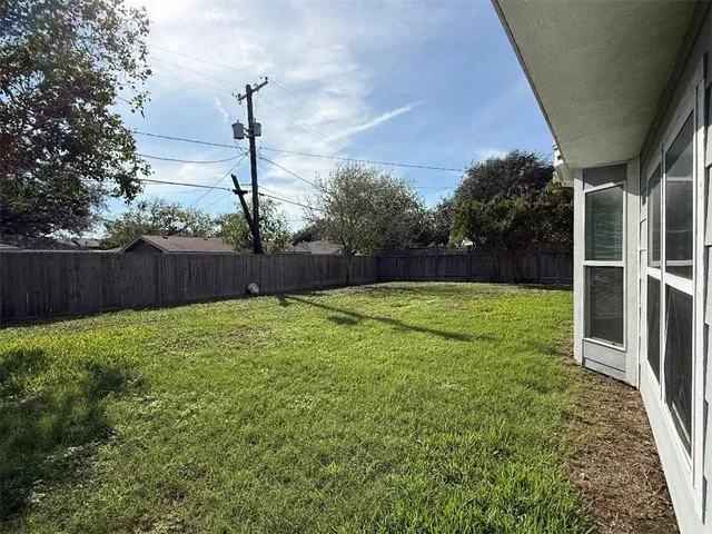 $2,025 | 108 Park Place, Portland, TX 78374