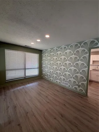 $2,000 | 504 Plymouth Lane, Alpharetta, GA 30009