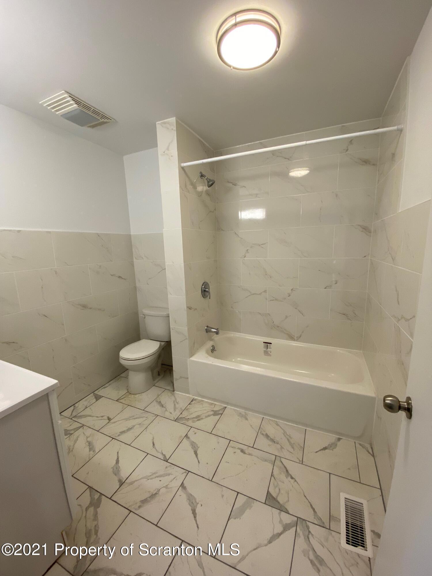 78-44 Keystone Road Gouldsboro, PA 18424 - Photo 4 of 4 BAth