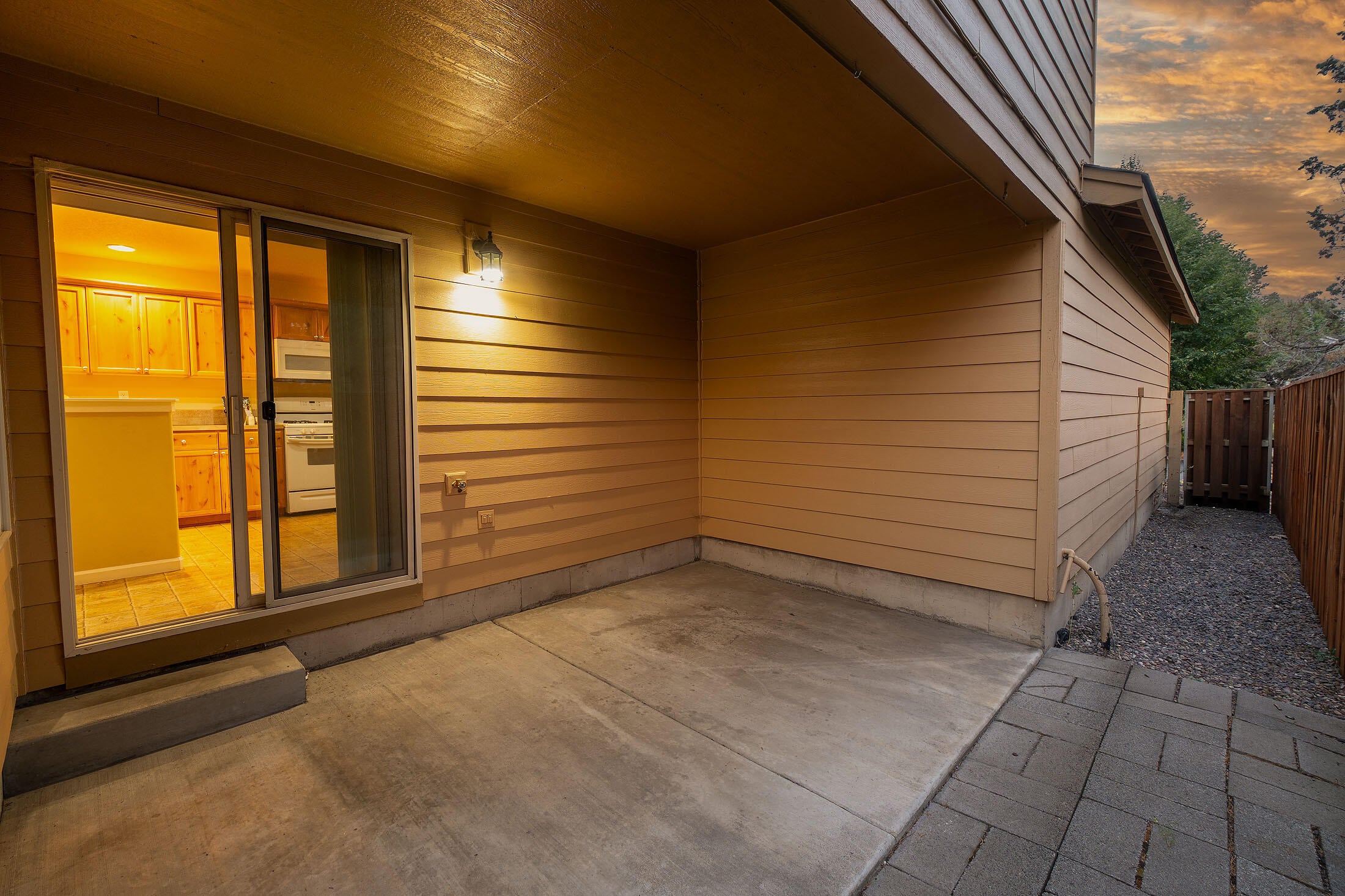 2822 Northwest Elm Avenue Redmond, OR 97756 - Photo 10 of 29 2822 NW Elm Ave_0139 copy