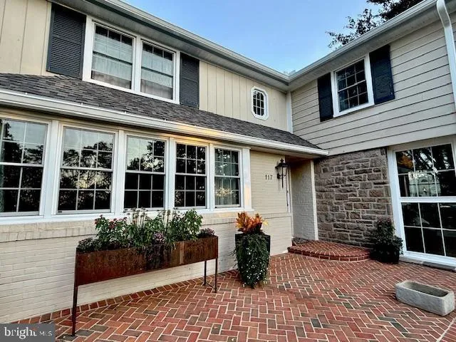 $895,000 | 117 South 8th Street, Mount Wolf, PA 17347