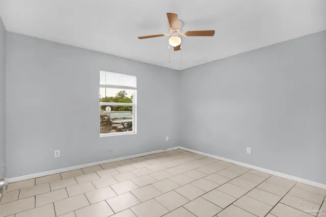 $1,200 | 3353 Green Briar Circle, Unit B, Gulf Breeze, FL 32563