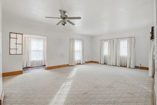 $99,900 | 411 39th Street, Moline, IL 61265
