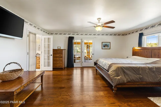 a view of walk in closet