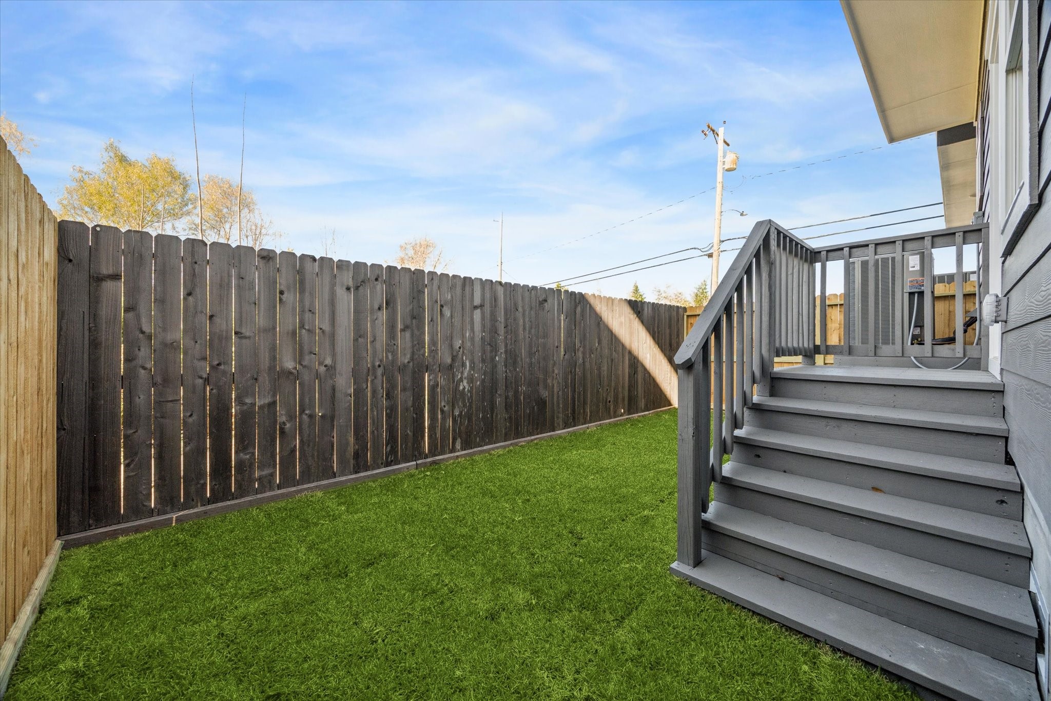 5622 Azores Houston, TX 77091 - Photo 4 of 38 a view of a pathway with a backyard