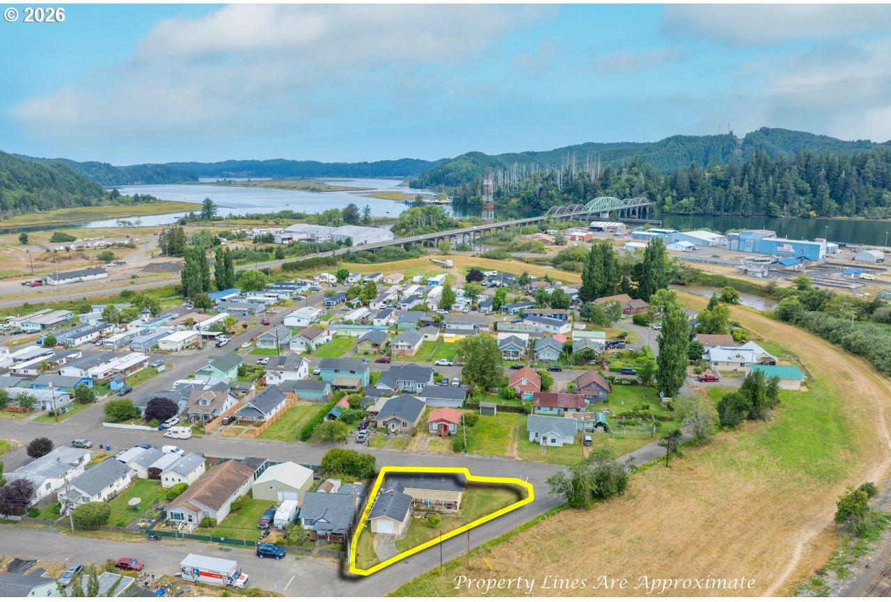 724 Laurel Avenue Reedsport, OR 97467 - Photo 5 of 26 Gallery Image 5
