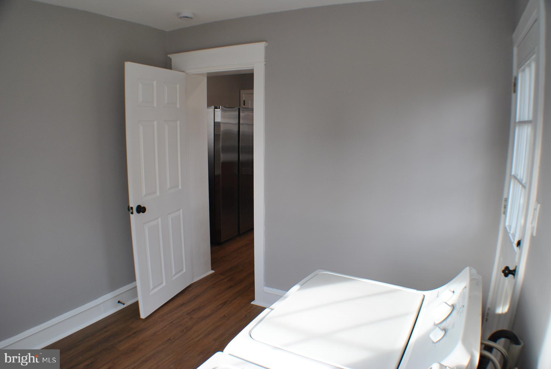 125 East Avon Road Brookhaven, PA 19015 - Photo 17 of 42 Laundry room with side entrance