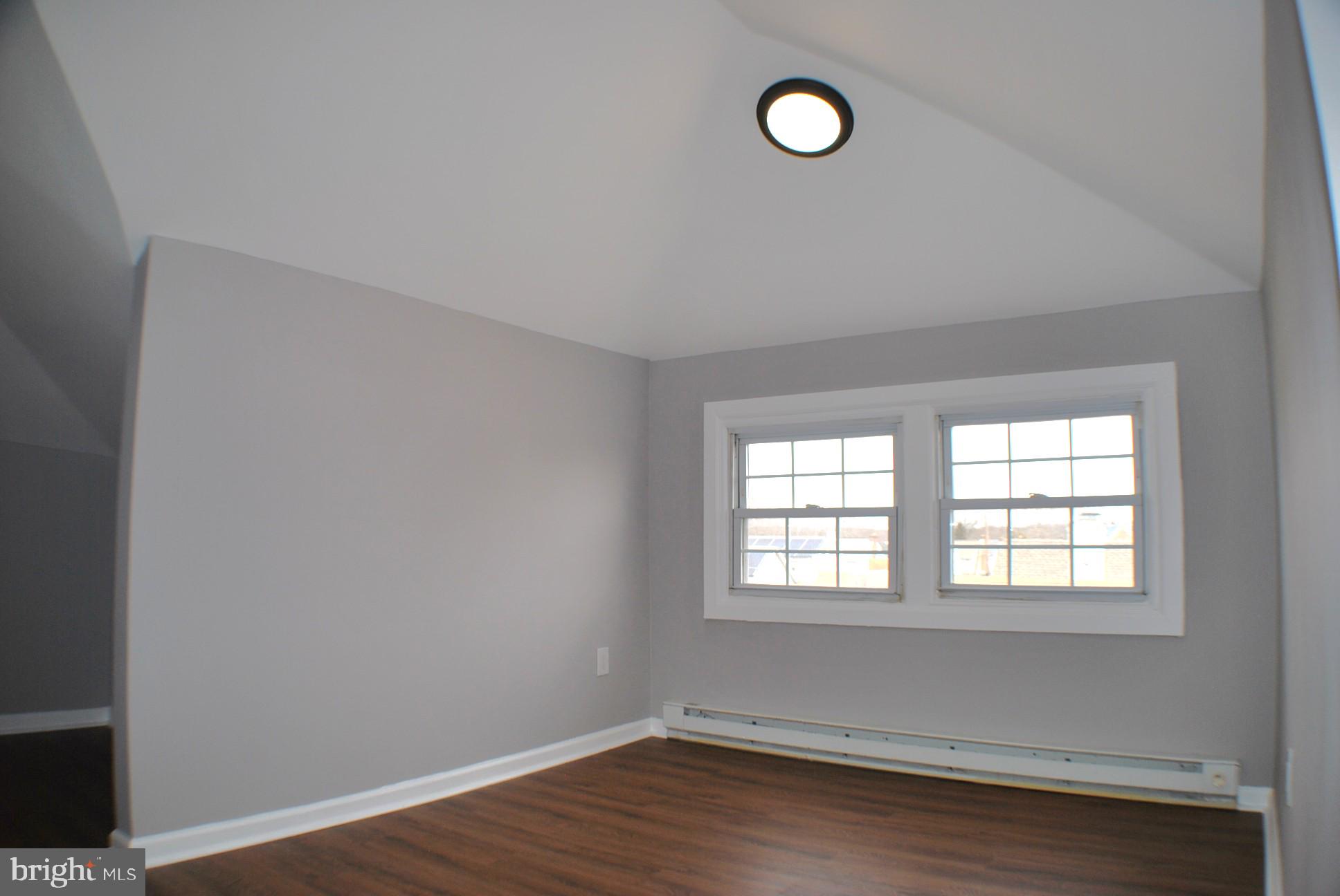 125 East Avon Road Brookhaven, PA 19015 - Photo 23 of 42 Primary Bedroom