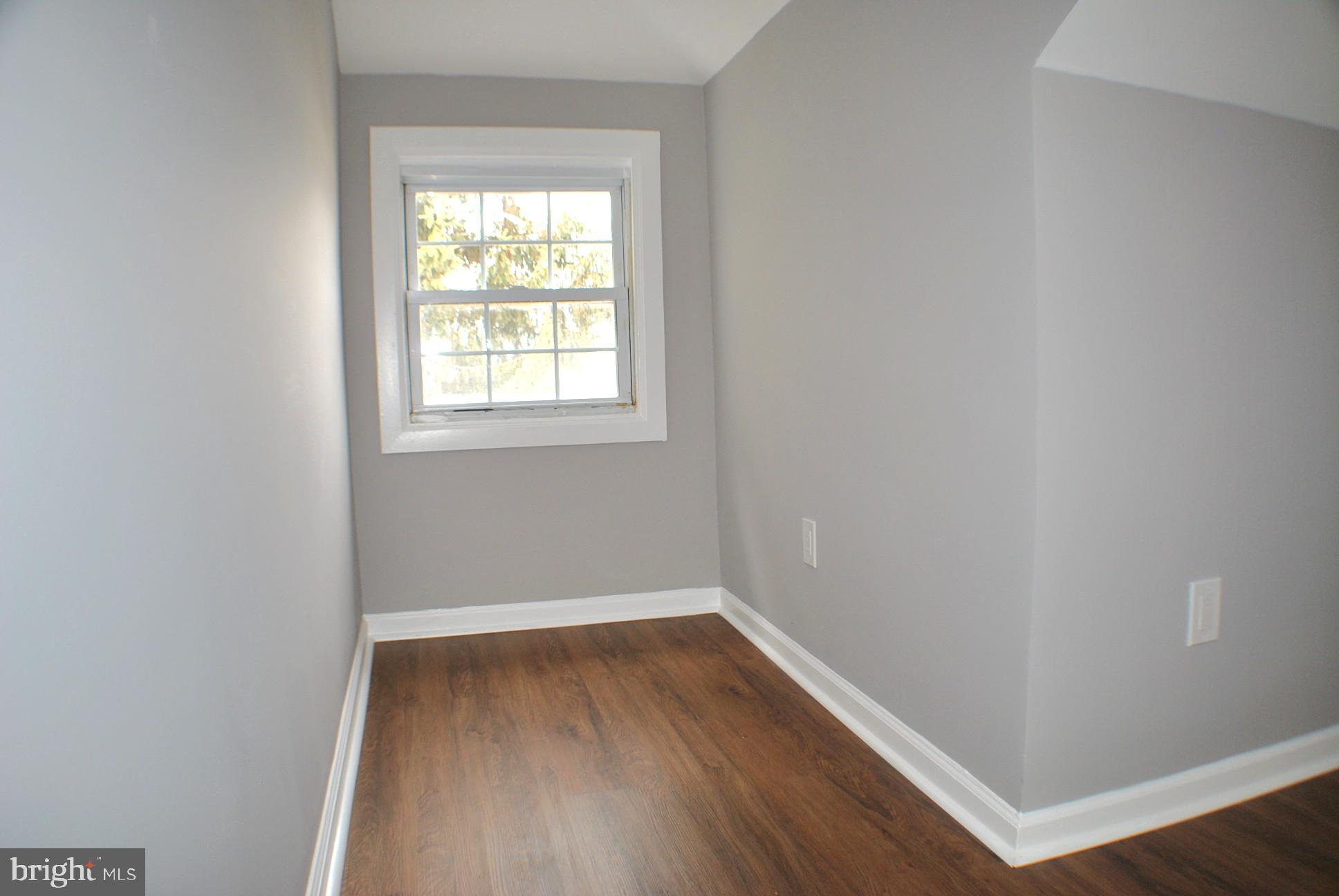 125 East Avon Road Brookhaven, PA 19015 - Photo 25 of 42 Primary Bedroom