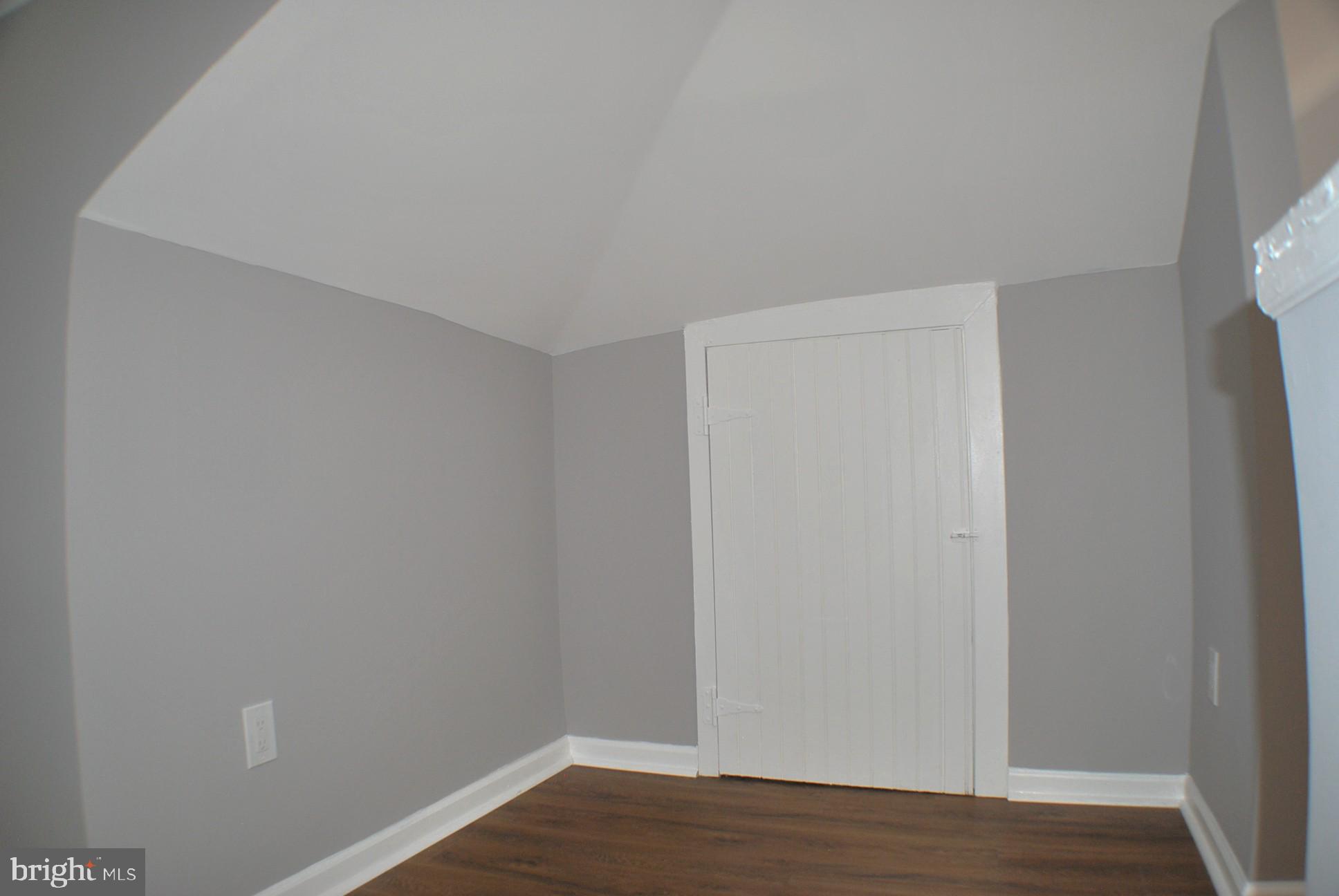 125 East Avon Road Brookhaven, PA 19015 - Photo 26 of 42 Primary bedroom