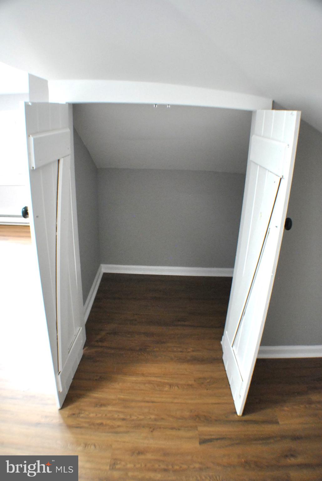 125 East Avon Road Brookhaven, PA 19015 - Photo 27 of 42 Primary Bedroom