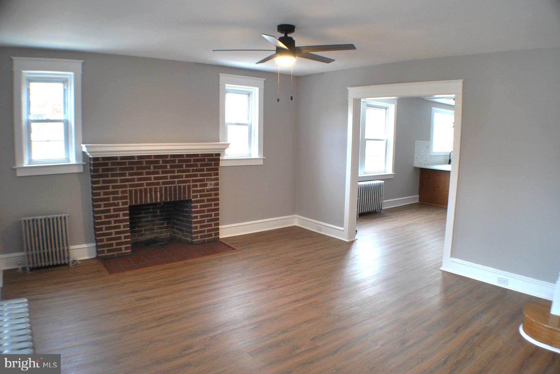 125 East Avon Road Brookhaven, PA 19015 - Photo 3 of 42 Living room