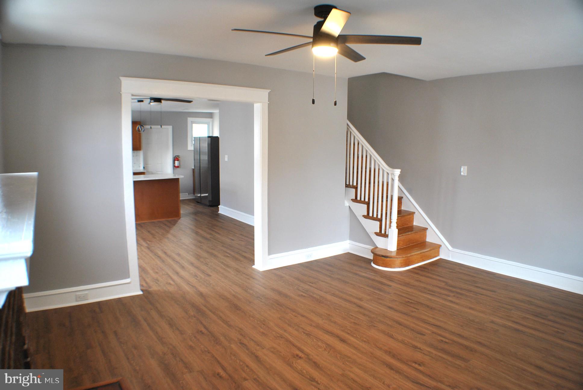 125 East Avon Road Brookhaven, PA 19015 - Photo 6 of 42 Living room