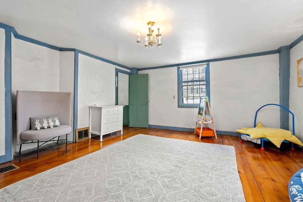 4 Thorndike Street Dunstable, MA 01827 - Photo 26 of 35