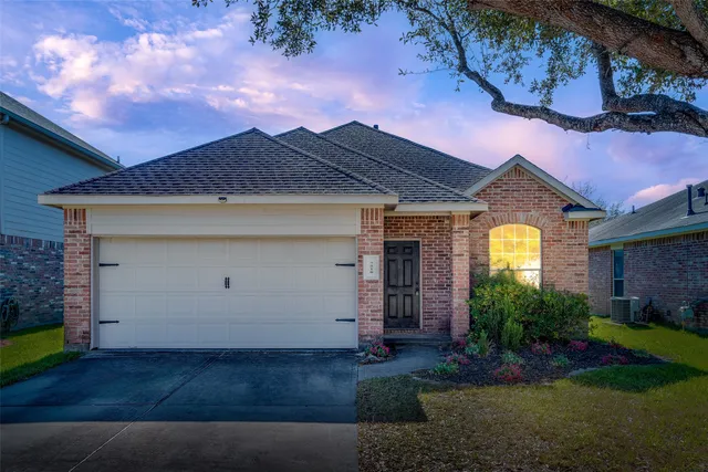$2,000 | 7510 Summer Dale Drive, Rosenberg, TX 77469