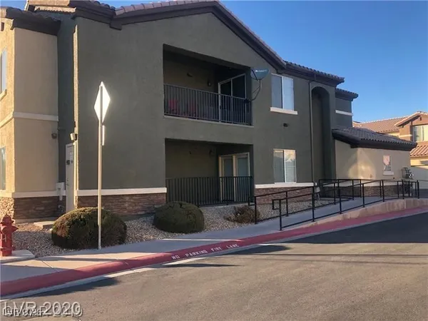 $1,700 | 8324 West Charleston Boulevard, Unit 1010, Las Vegas, NV 89117