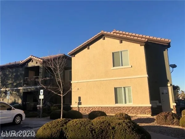 $1,700 | 8324 West Charleston Boulevard, Unit 1010, Las Vegas, NV 89117