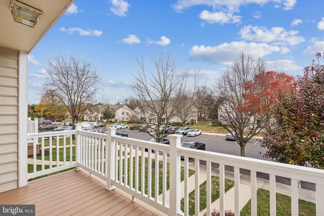a view of a houses with a yard