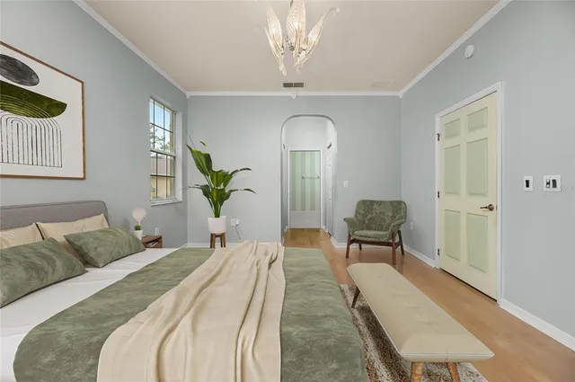 a view of empty room with window