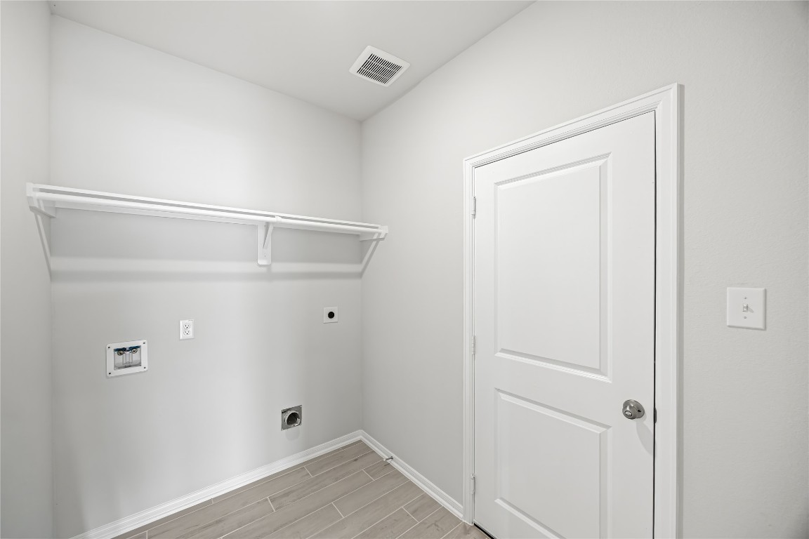 648 Canadian Trail Dayton, TX 77535 - Photo 19 of 37 a view of small space