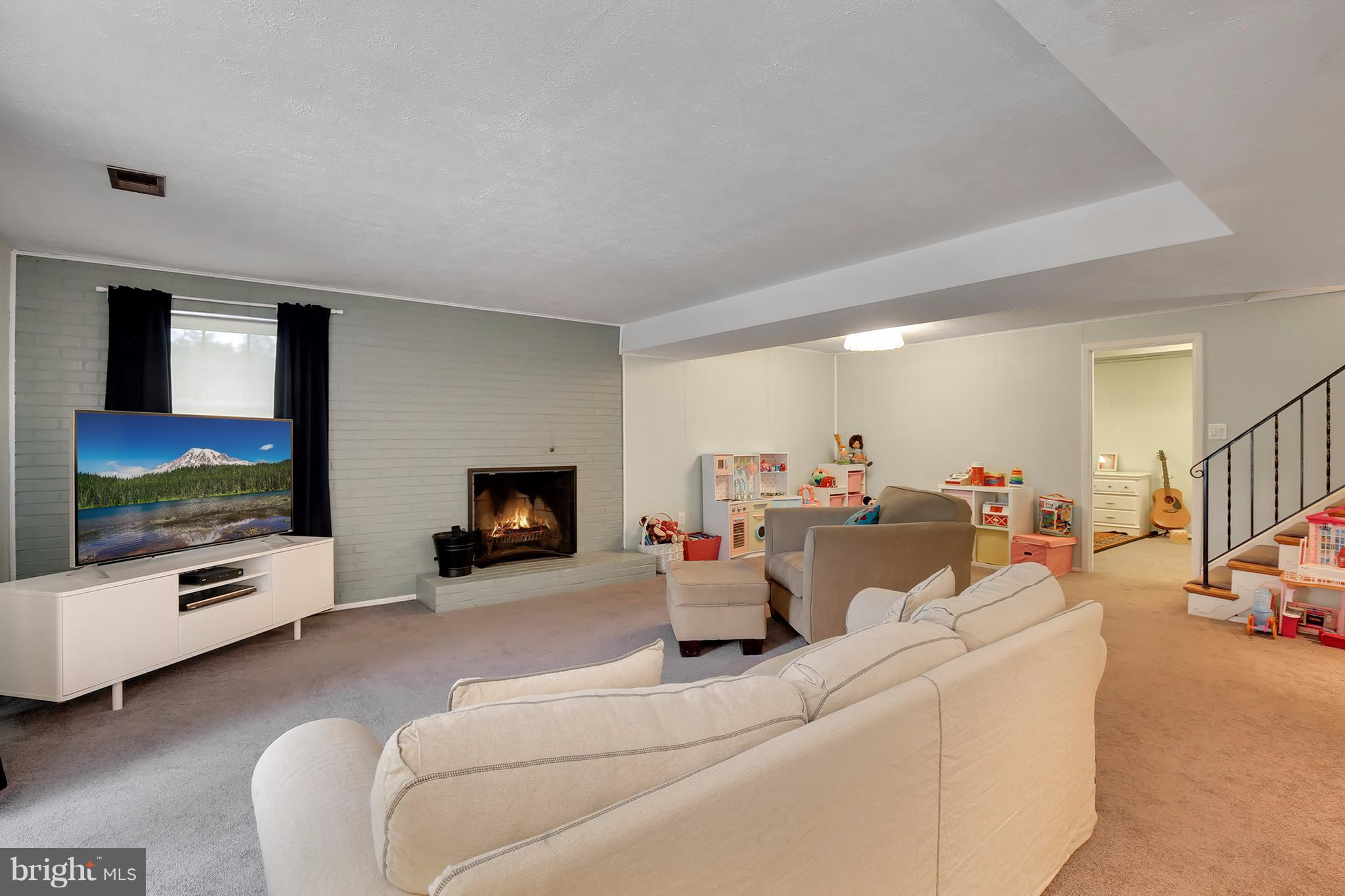 12819 Bluet Lane Silver Spring, MD 20906 - Photo 22 of 30 Family Room