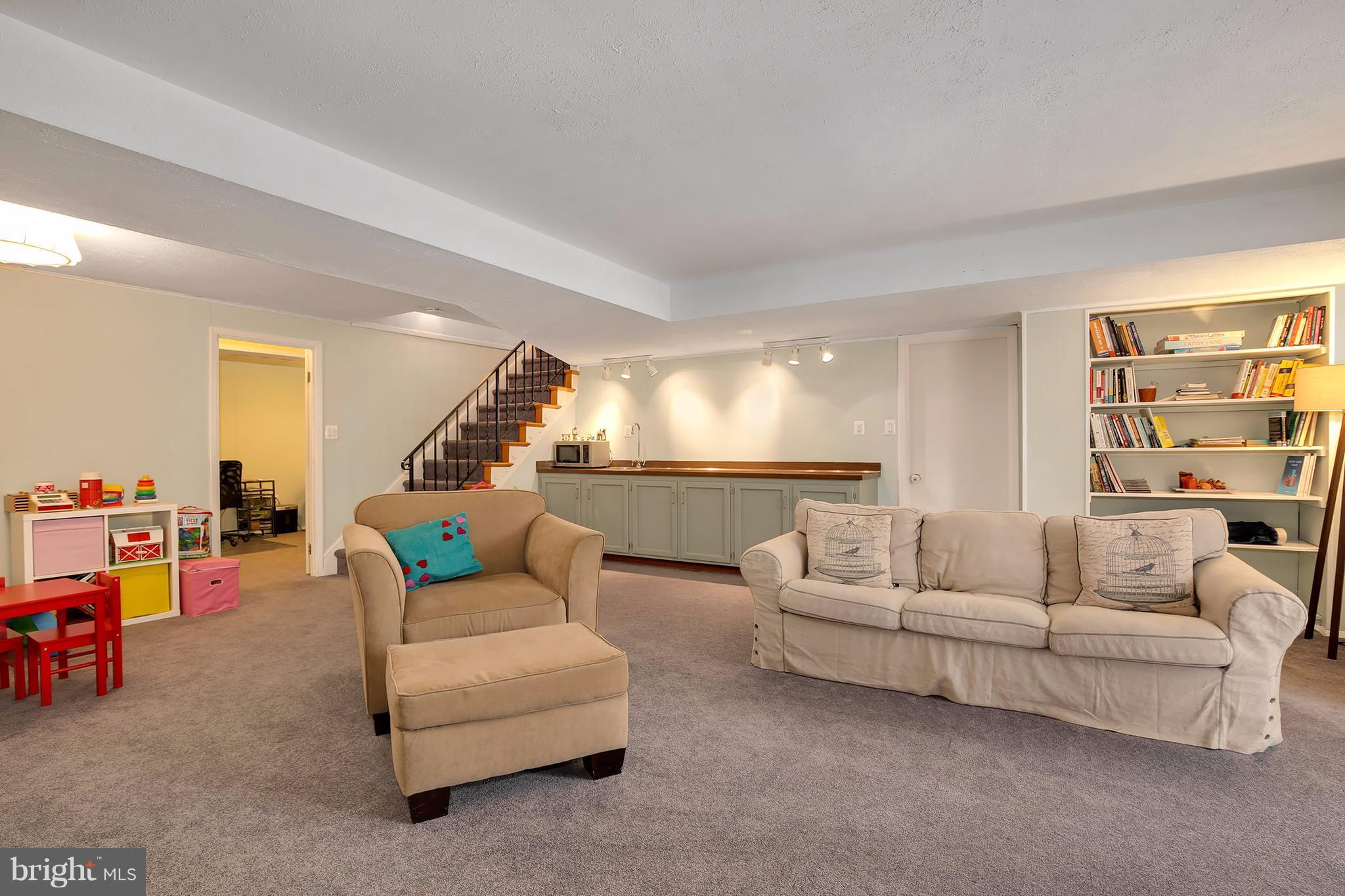 12819 Bluet Lane Silver Spring, MD 20906 - Photo 23 of 30 Family Room