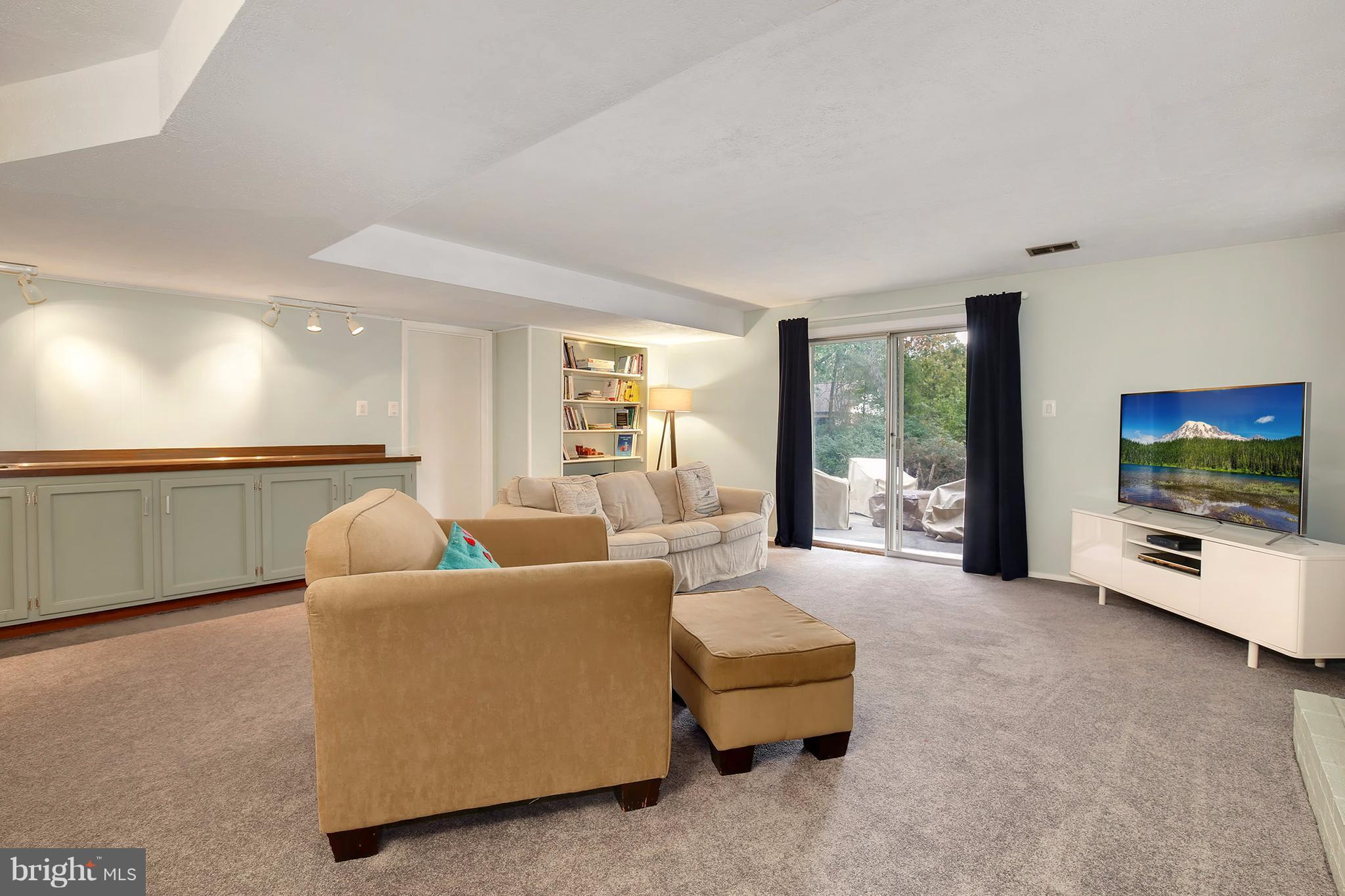 12819 Bluet Lane Silver Spring, MD 20906 - Photo 24 of 30 Family Room