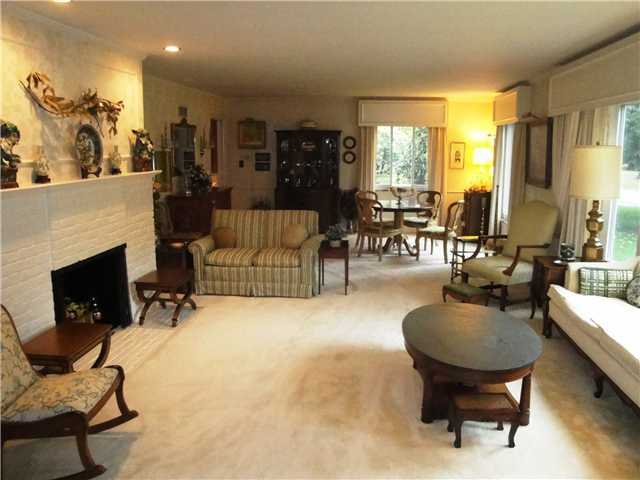 3930 Woodbridge Road Columbus, OH 43220 - Photo 3 of 12