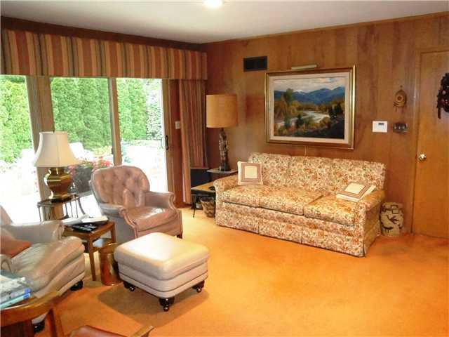 3930 Woodbridge Road Columbus, OH 43220 - Photo 5 of 12