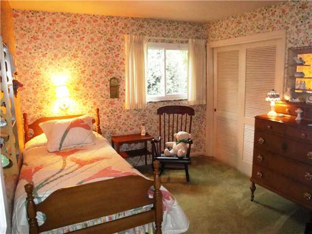 3930 Woodbridge Road Columbus, OH 43220 - Photo 8 of 12