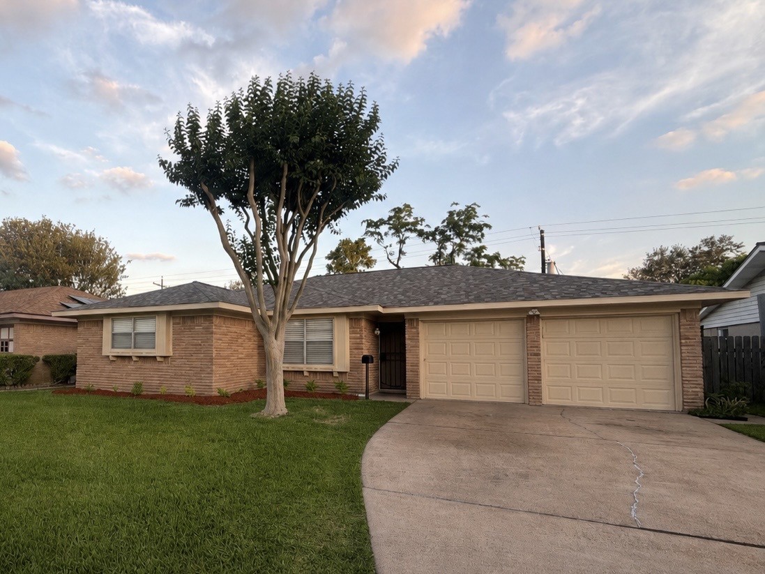7335 Tanager Street Houston, TX 77074 - Photo 1 of 15