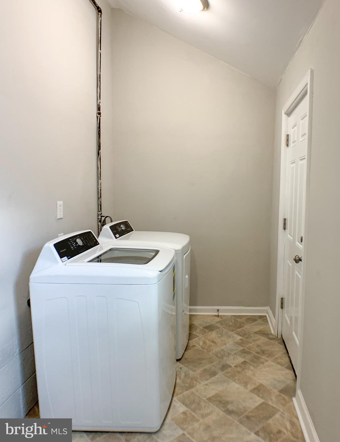 1729 Burnham Road Baltimore, MD 21222 - Photo 12 of 24 Gallery Image 12