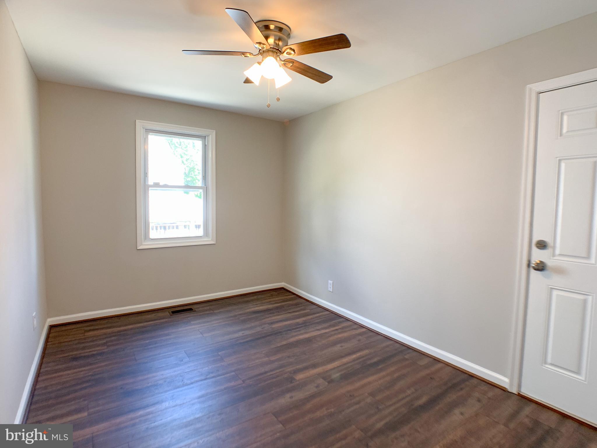 1729 Burnham Road Baltimore, MD 21222 - Photo 9 of 24 Gallery Image 9