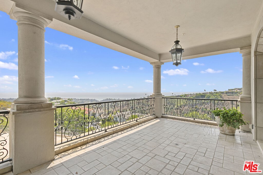 16375 Shadow Mountain Drive Pacific Palisades, CA 90272 - Photo 25 of 50 a view of balcony with furniture