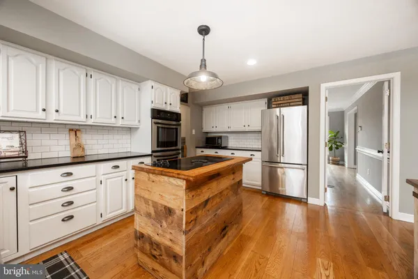 $915,000 | 32 McLeod Pond Road, Glenmoore, PA 19343