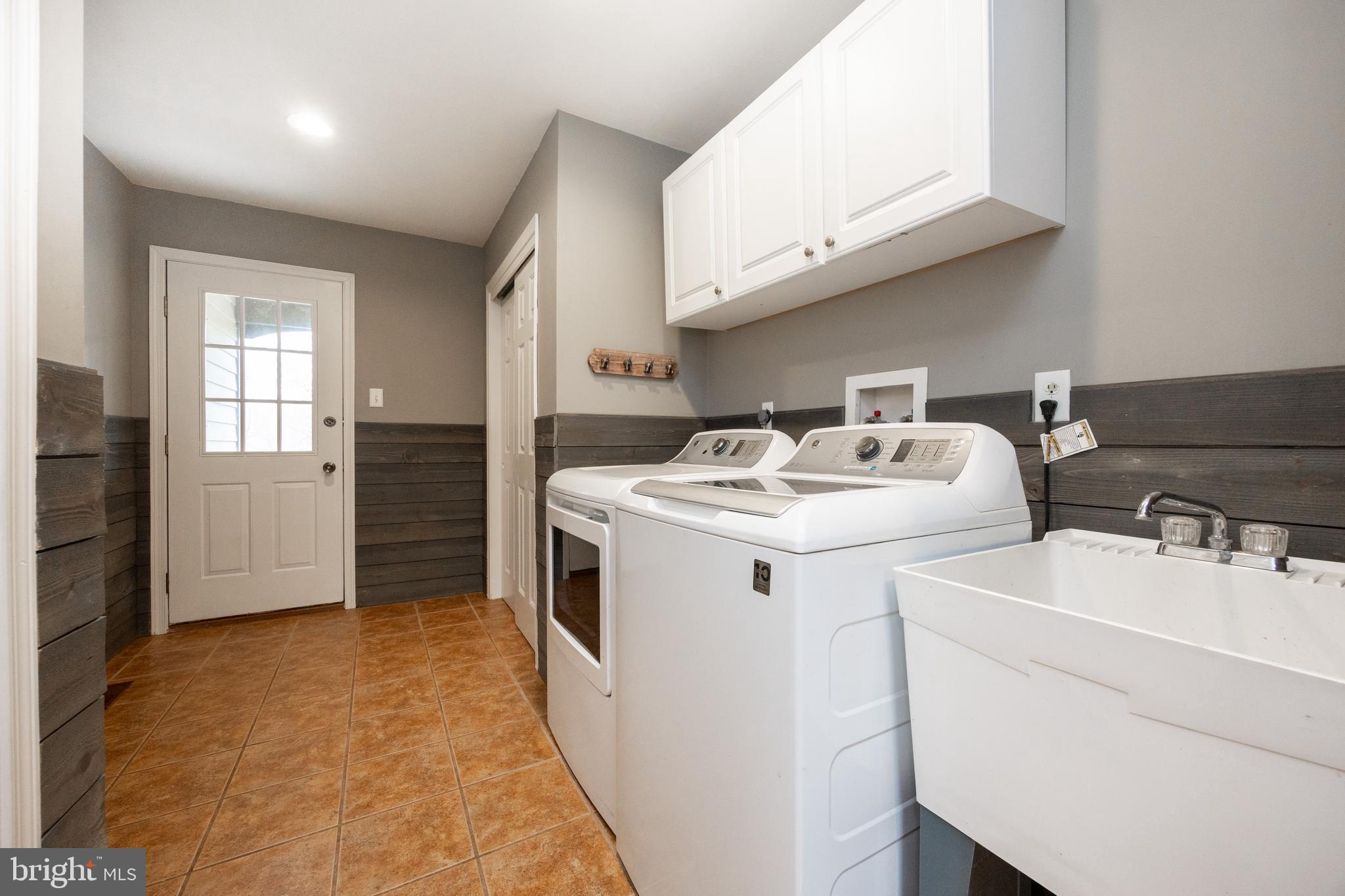 32 McLeod Pond Road Glenmoore, PA 19343 - Photo 32 of 61 Spacious Mud Room